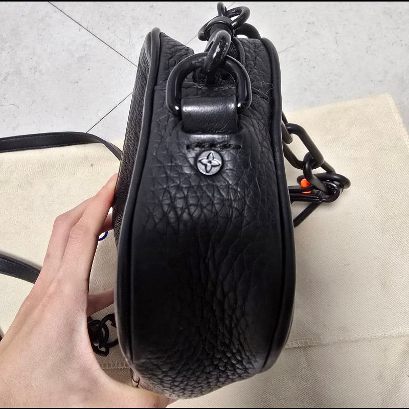 LOUIS VUITTON路易威登 黑色滿版老花壓紋小背包-6