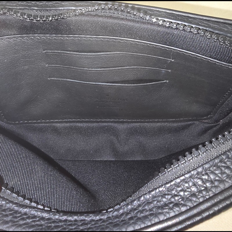 LOUIS VUITTON路易威登 黑色滿版老花壓紋小背包-8