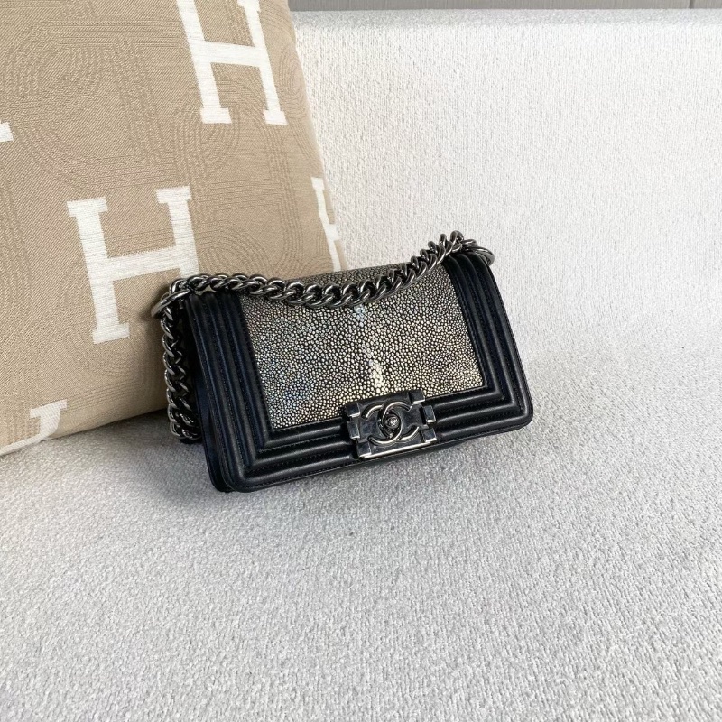 Chanel 限量leboy珍珠魚皮紋包保卡黑色 銀扣 20*13*7 98新配件塵袋-5