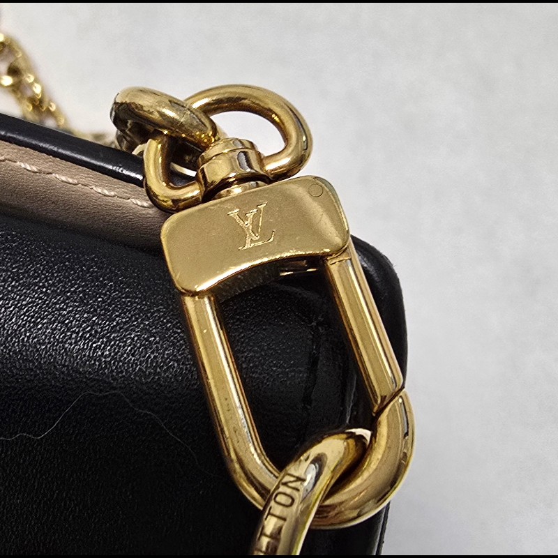 LOUIS VUITTON路易威登 經典滿版老花金釦手機包-6