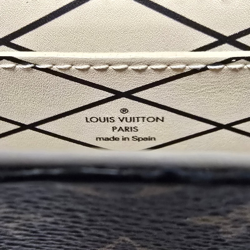 LOUIS VUITTON路易威登 經典滿版老花金釦手機包-9