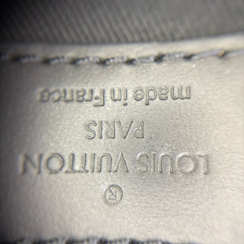 路易威登 Steamer 系列黑武士壓紋牛皮斜挎包-3