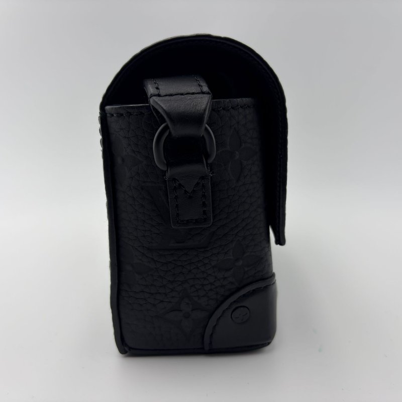 路易威登 Steamer 系列黑武士壓紋牛皮斜挎包-5