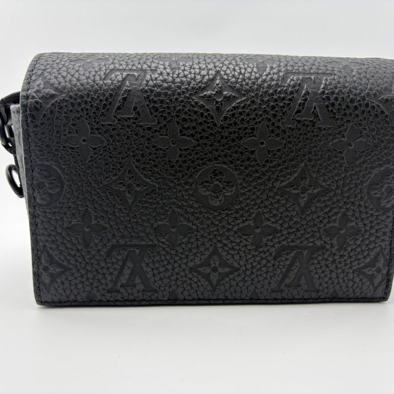 路易威登 Steamer 系列黑武士壓紋牛皮斜挎包-7