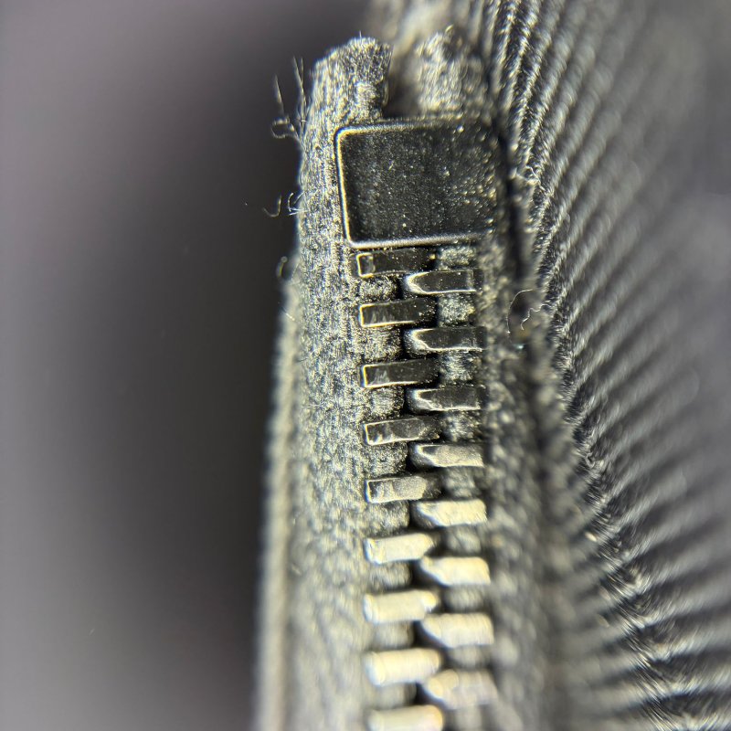 路易威登 Steamer 系列黑武士壓紋牛皮斜挎包-20