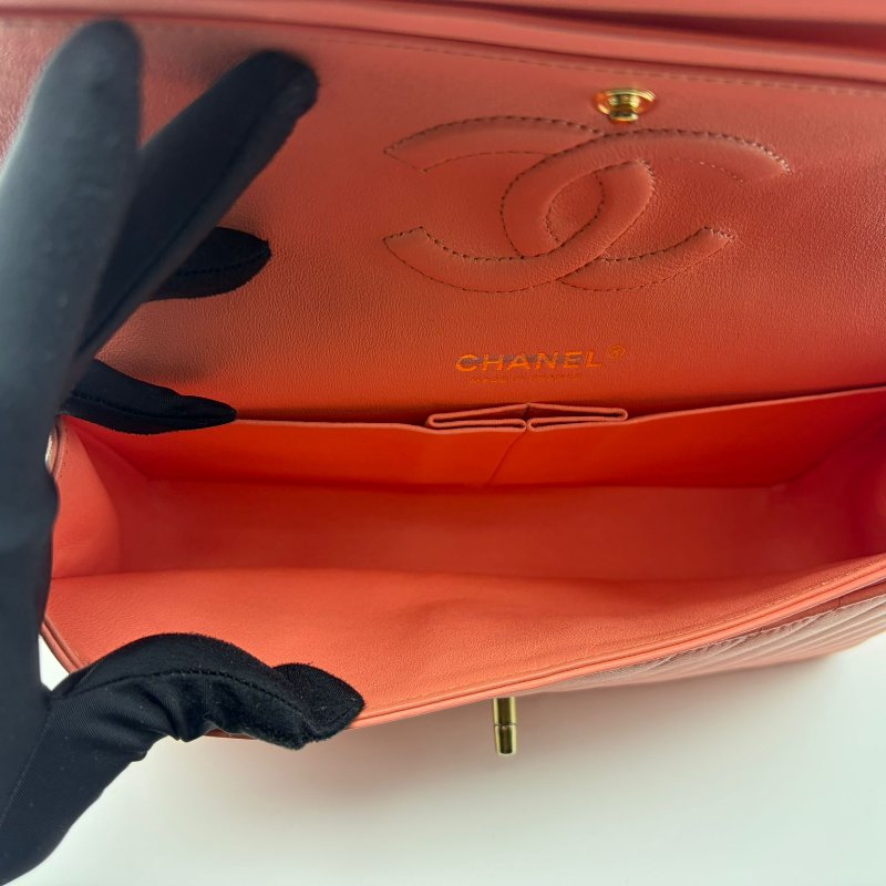 香奈兒 Classic Flap 系列中號口蓋包-14