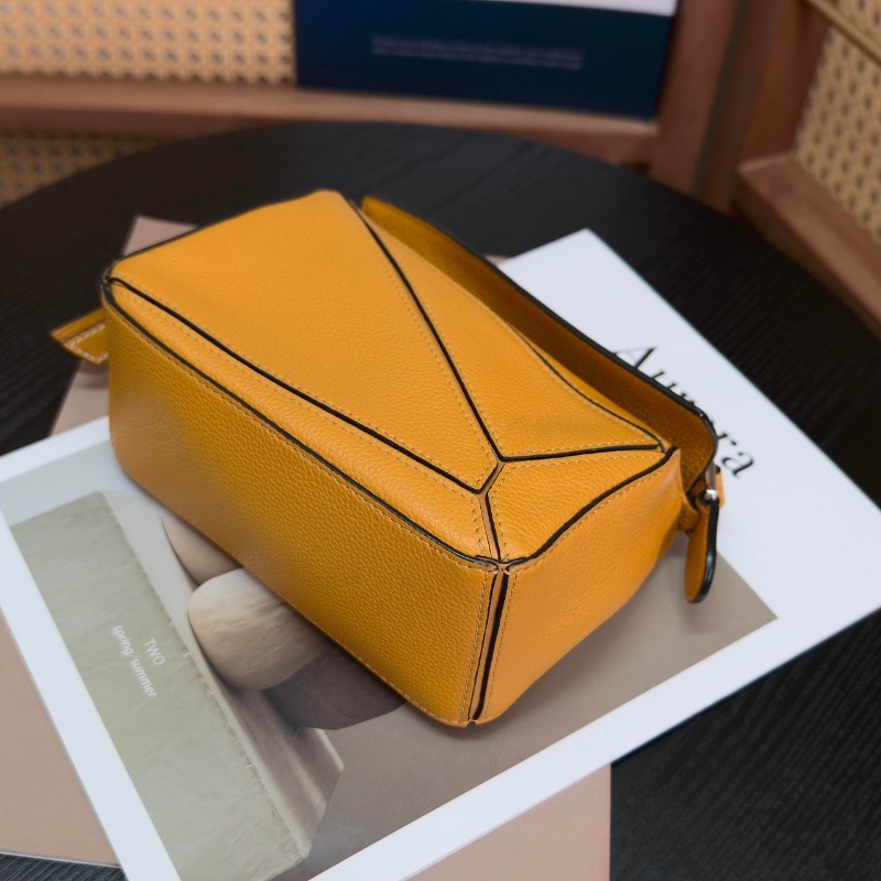 LOEWE Puzzle mini 幾何手提肩背斜背包17*11*7.5 98新配件塵袋-3