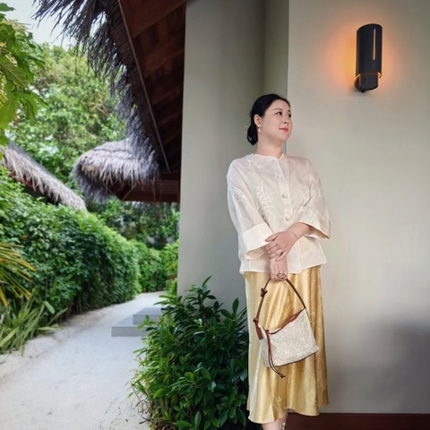 LOEWE Cubi Anagram 米白拼棕手提飯盒包20*14*11 98新配件塵袋