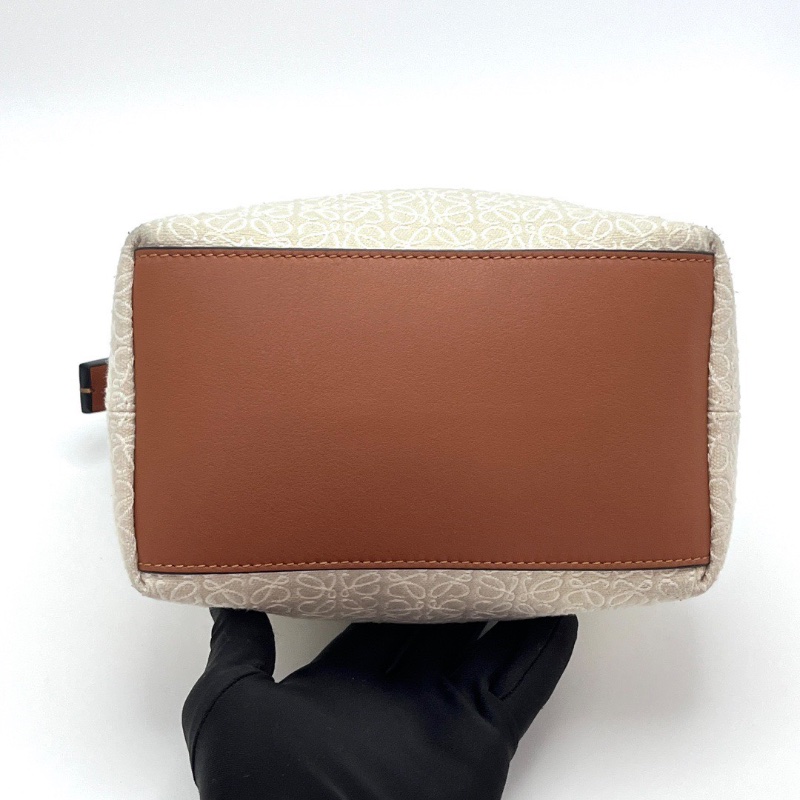 LOEWE Cubi Anagram 米白拼棕手提飯盒包20*14*11 98新配件塵袋-4
