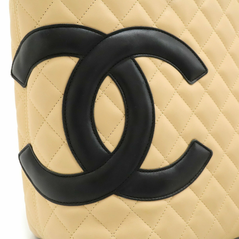 香奈兒 Cambon 系列 Coco Mark 大號手提單肩包，米色和黑色柔軟小牛皮 A25169-7