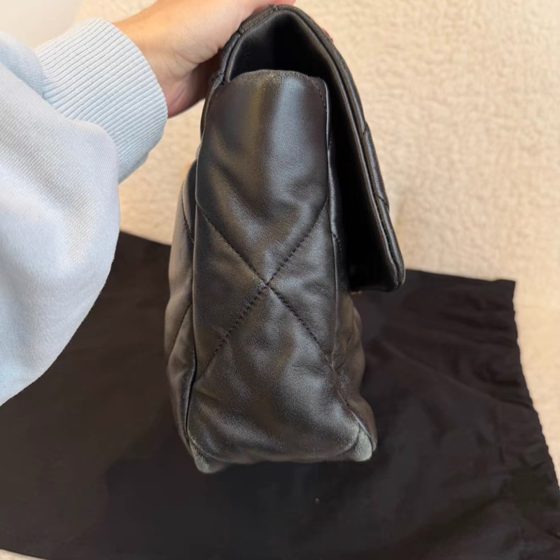 ✨Chanel 19bag 中號 99新 有保卡🖤-5