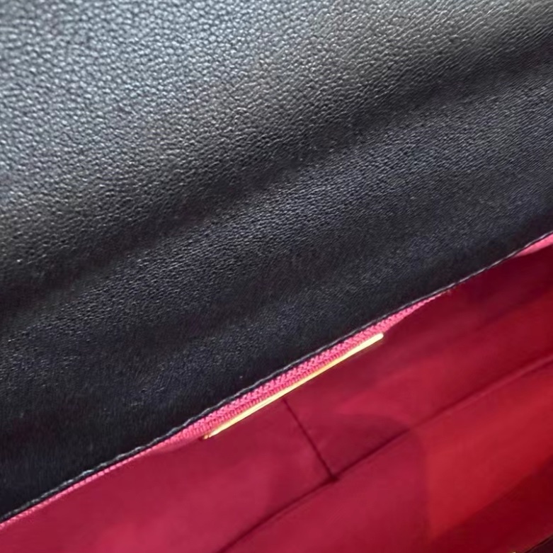 ✨Chanel 19bag 中號 99新 有保卡🖤-7