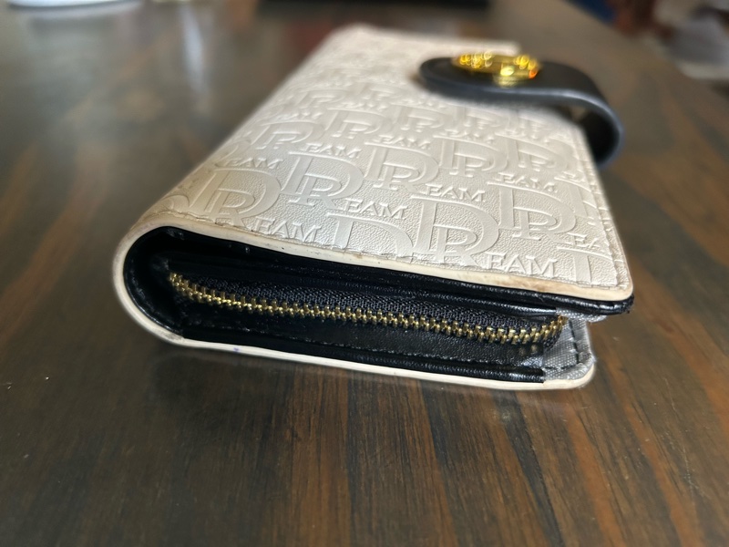 MK Michael Kors 米白 DREAM 壓紋長夾-1