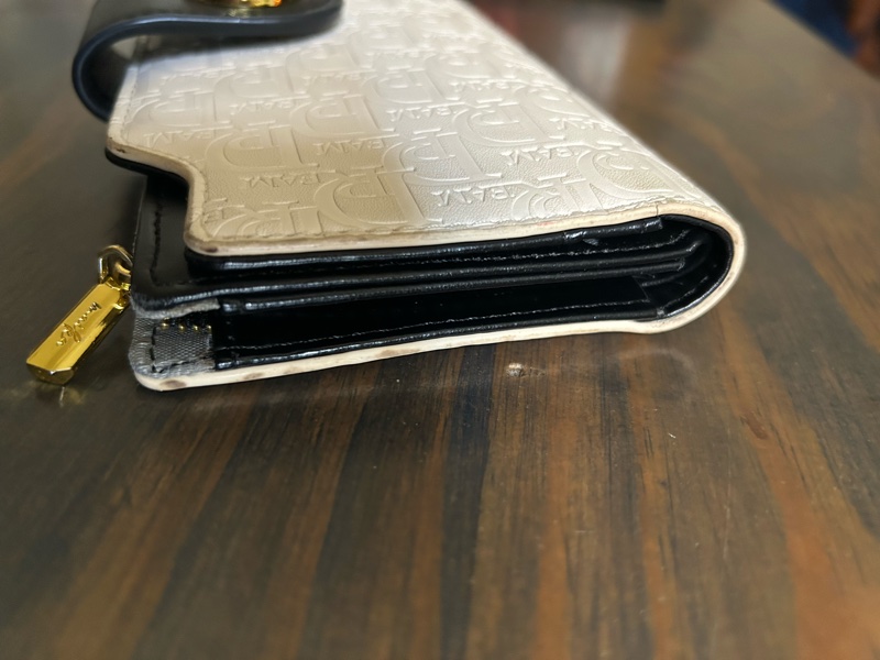 MK Michael Kors 米白 DREAM 壓紋長夾-9