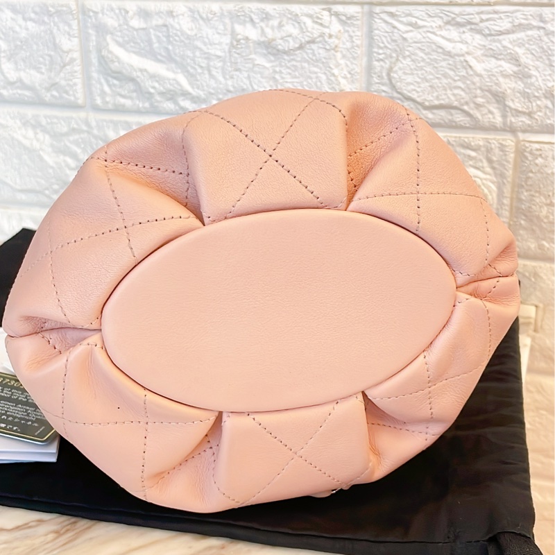 近新熱賣款附保卡購買影本✨Chanel香奈兒菱格紋雙C皮穿鏈抽繩水桶包/粉-7