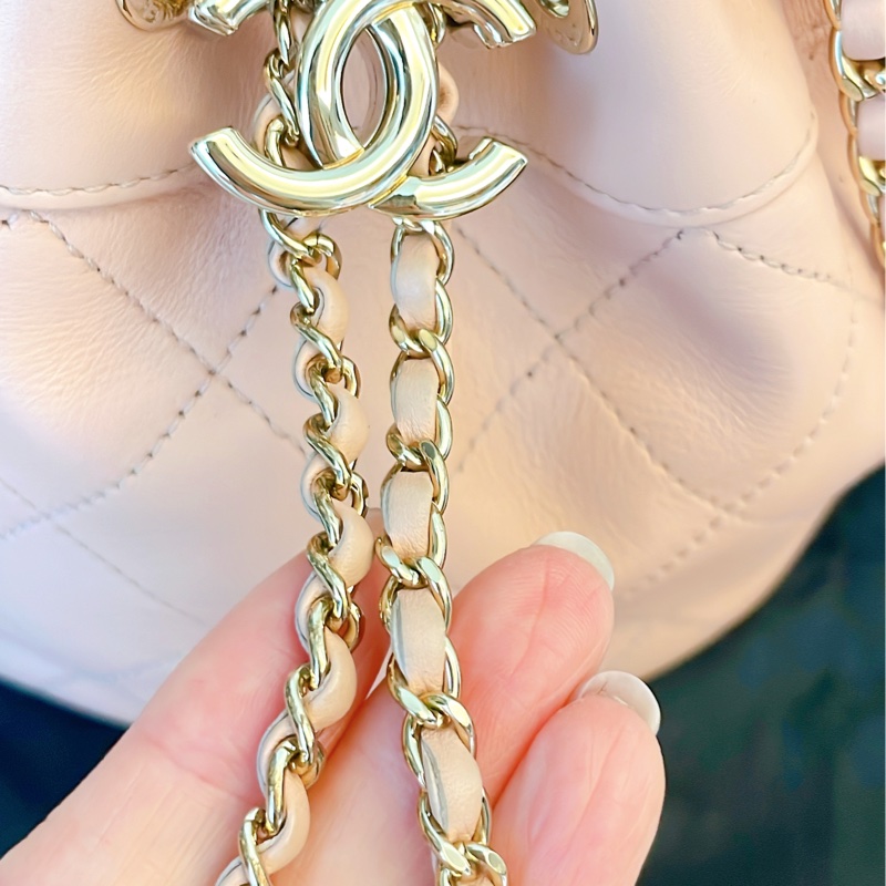 近新熱賣款附保卡購買影本✨Chanel香奈兒菱格紋雙C皮穿鏈抽繩水桶包/粉-27