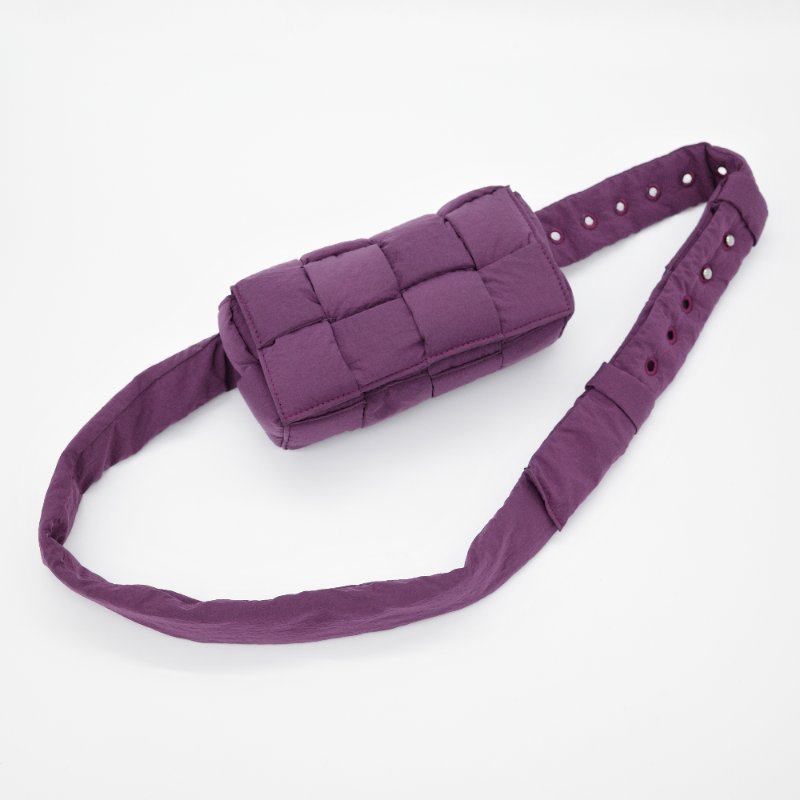 Bottega Veneta寶緹嘉 Padded Tech Cassette 深紫色 尼龍 斜背編織包-0