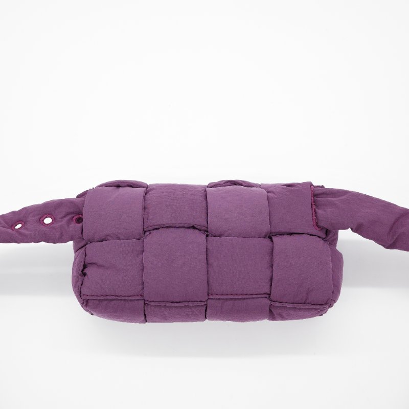 Bottega Veneta寶緹嘉 Padded Tech Cassette 深紫色 尼龍 斜背編織包-2