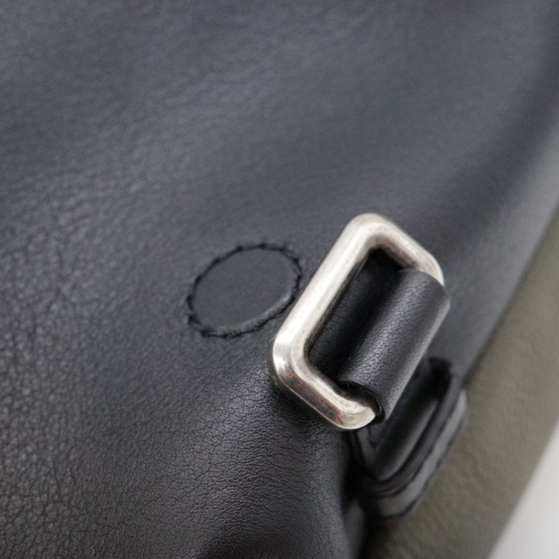 Loewe 羅威 Military XS 軍綠色 粒面小牛皮 斜背包 信差包-12