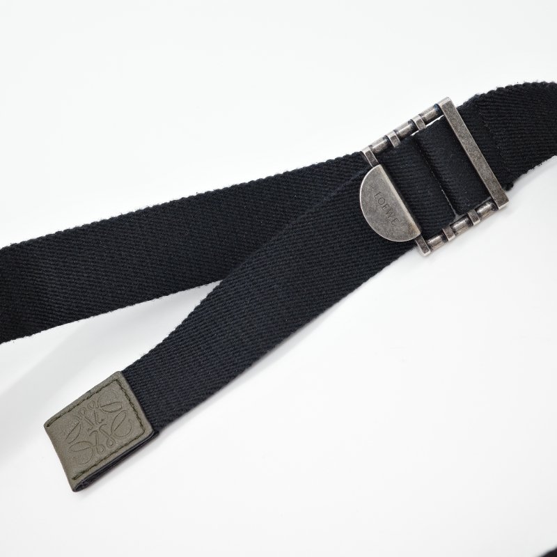 Loewe 羅威 Military XS 軍綠色 粒面小牛皮 斜背包 信差包-16