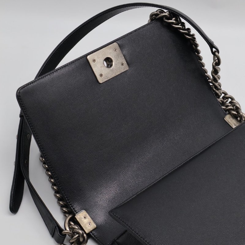 CHANEL Boy25 粒面牛皮口蓋包 - 黑銀29開-4