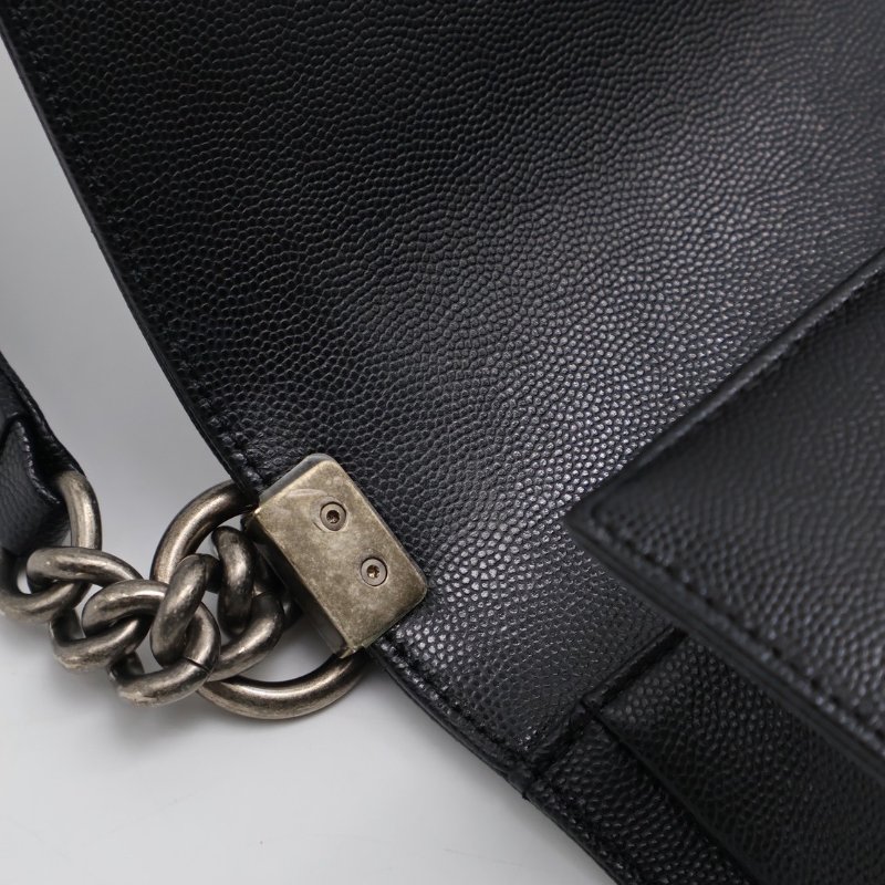 CHANEL Boy25 粒面牛皮口蓋包 - 黑銀29開-8