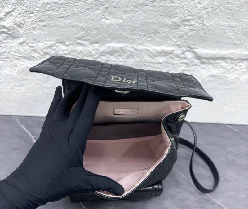 DIOR黑銀菱格紋後背包   18*22*11  9新. 配件塵袋-7