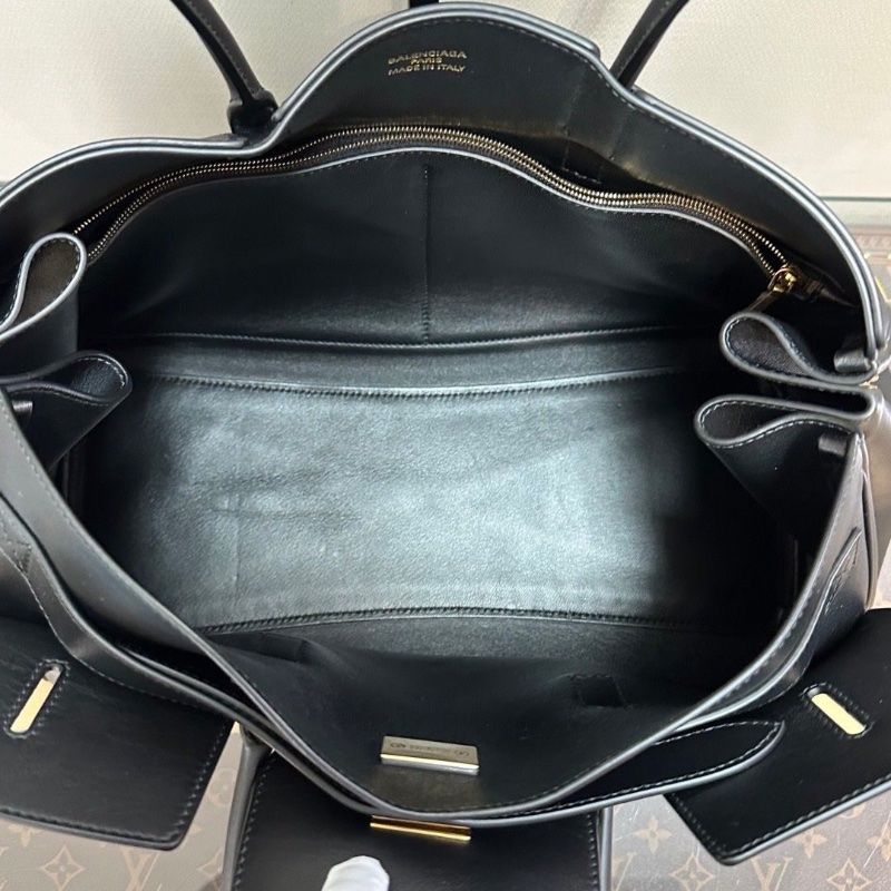 BALENCIAGA Bel Air 中號黑金手提肩背包 36*25*14 98新配件塵袋-6