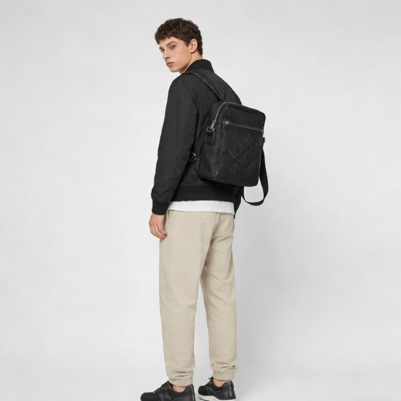 LV黑色帆布肩背斜背包20*25*7 98新 配件塵袋-0