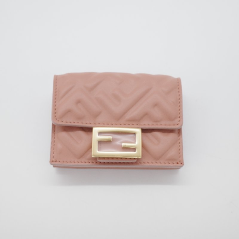 Fendi 芬迪 Baguette Micro  FF Logo腮紅粉 羊皮 三折短夾-1