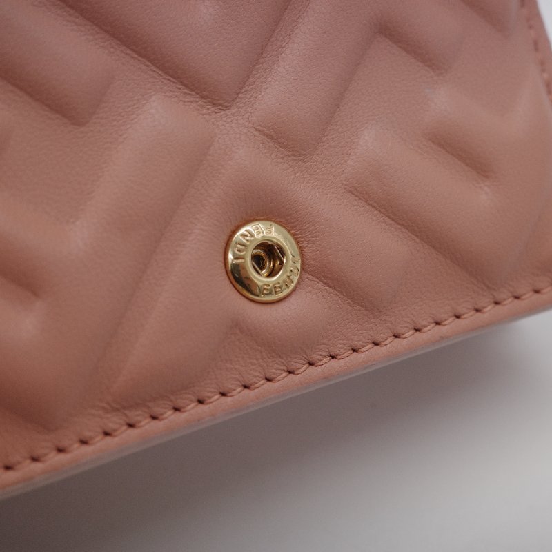 Fendi 芬迪 Baguette Micro  FF Logo腮紅粉 羊皮 三折短夾-9