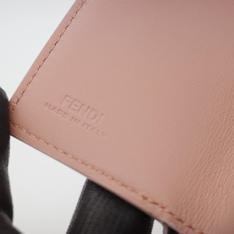 Fendi 芬迪 Baguette Micro  FF Logo腮紅粉 羊皮 三折短夾-11
