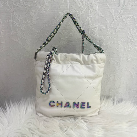 Chanel 22 mini bag