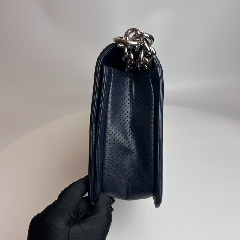 CHANEL BOY28 牛皮洞洞 藍銀 19開-3