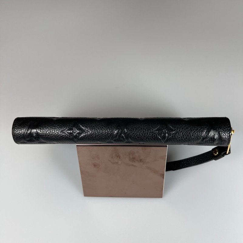 LV Ｍ61864/晶片款 黑壓紋ㄇ拉長夾-4