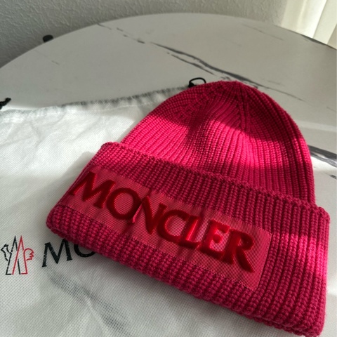 moncler 超美桃紅毛帽