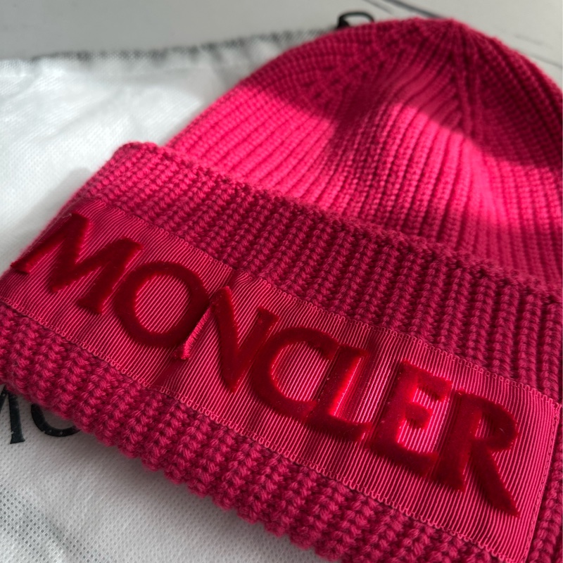 moncler 超美桃紅毛帽-1