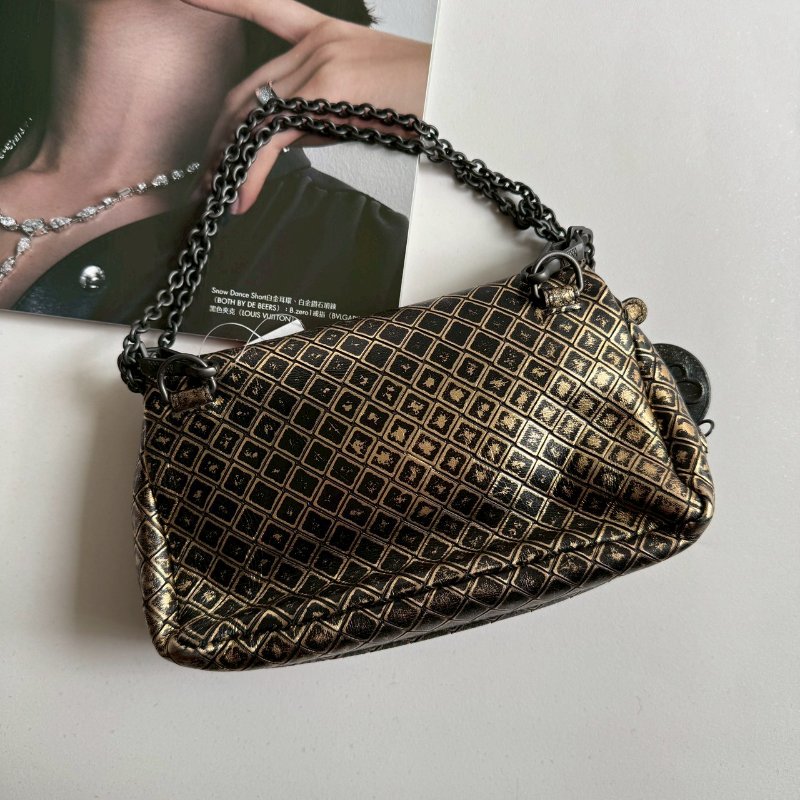 ❤️外出無腦帶 金色菱格小吊飾釦式手提斜背包-1