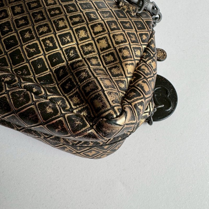 ❤️外出無腦帶 金色菱格小吊飾釦式手提斜背包-6