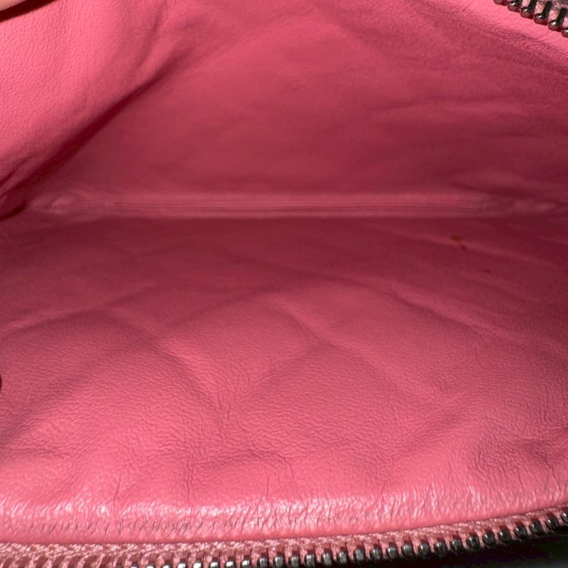 ✨近九成新 Chanel 粉色羊皮菱格紋斜背包-8