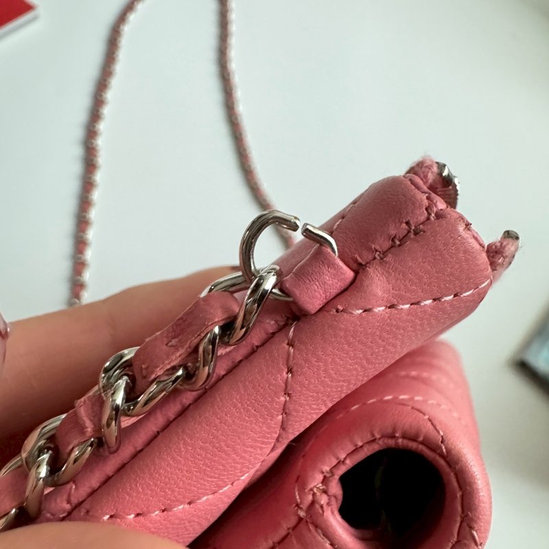 ✨近九成新 Chanel 粉色羊皮菱格紋斜背包-10