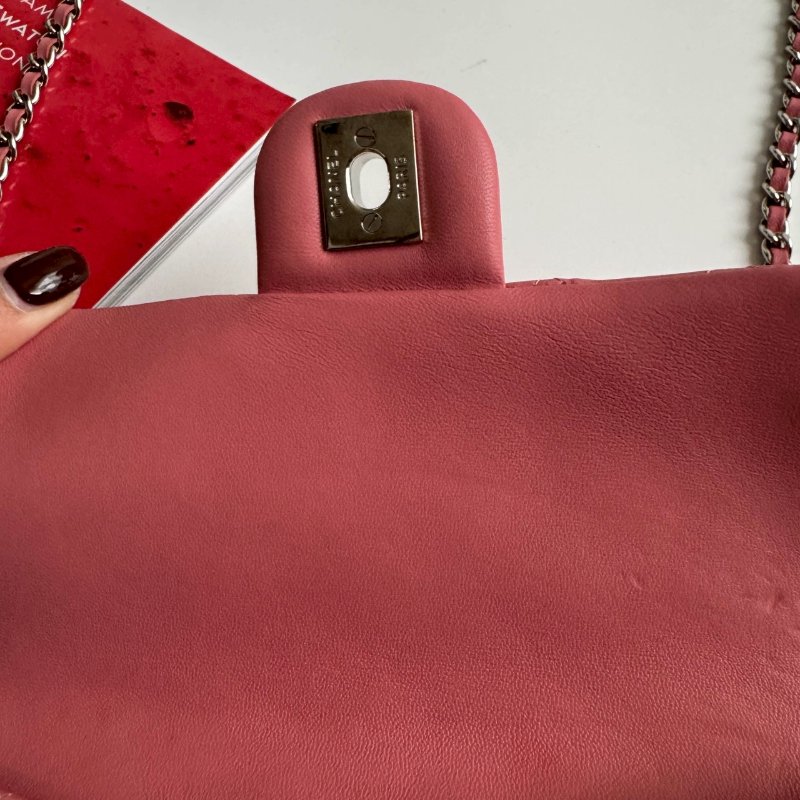 ✨近九成新 Chanel 粉色羊皮菱格紋斜背包-15