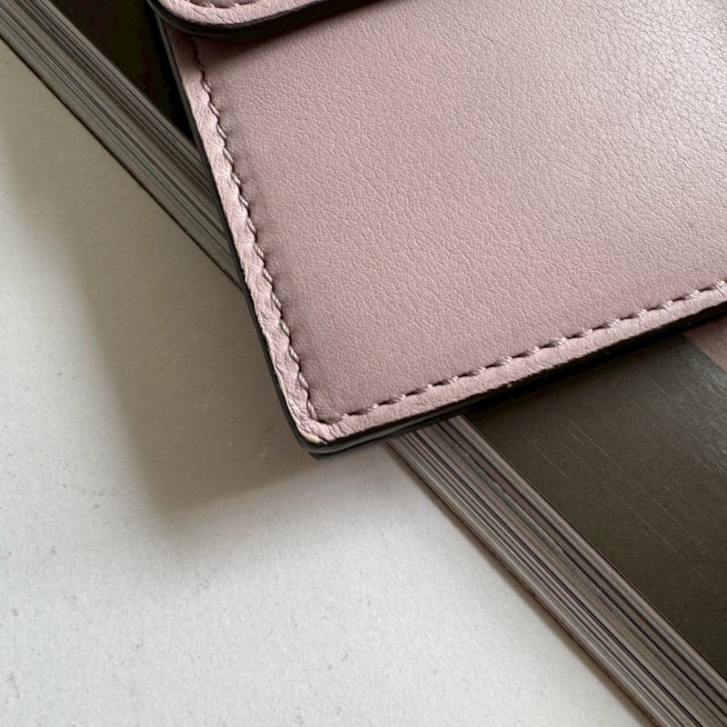 ❤️淡雅高級 藕紫色淡金雙C WOC-4