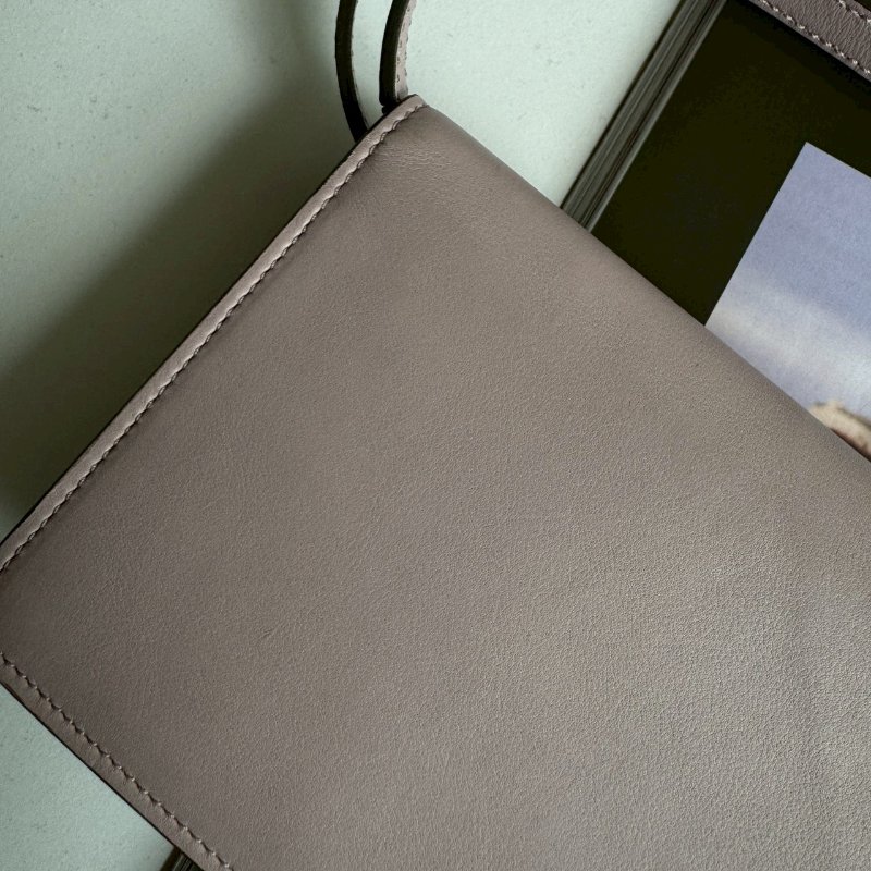 ❤️淡雅高級 藕紫色淡金雙C WOC-10