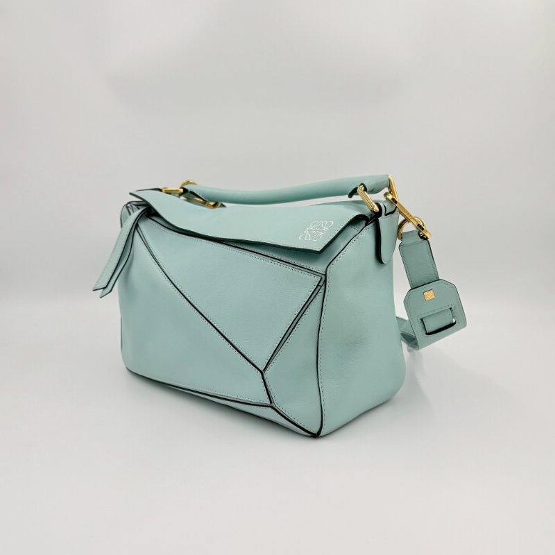 LOEWE水藍色金釦牛皮中號PUZZLE-1