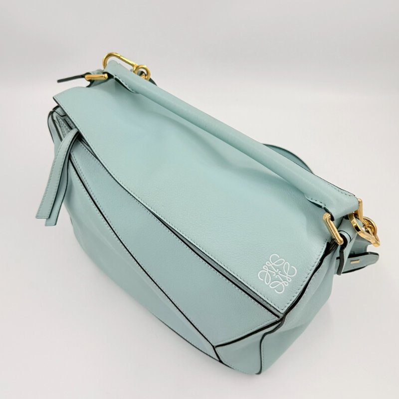 LOEWE水藍色金釦牛皮中號PUZZLE-4