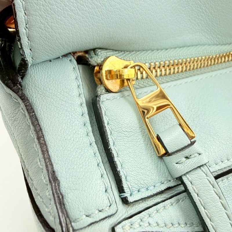 LOEWE水藍色金釦牛皮中號PUZZLE-14