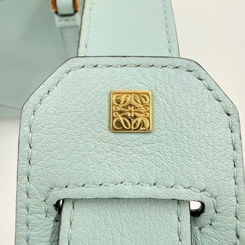 LOEWE水藍色金釦牛皮中號PUZZLE-15