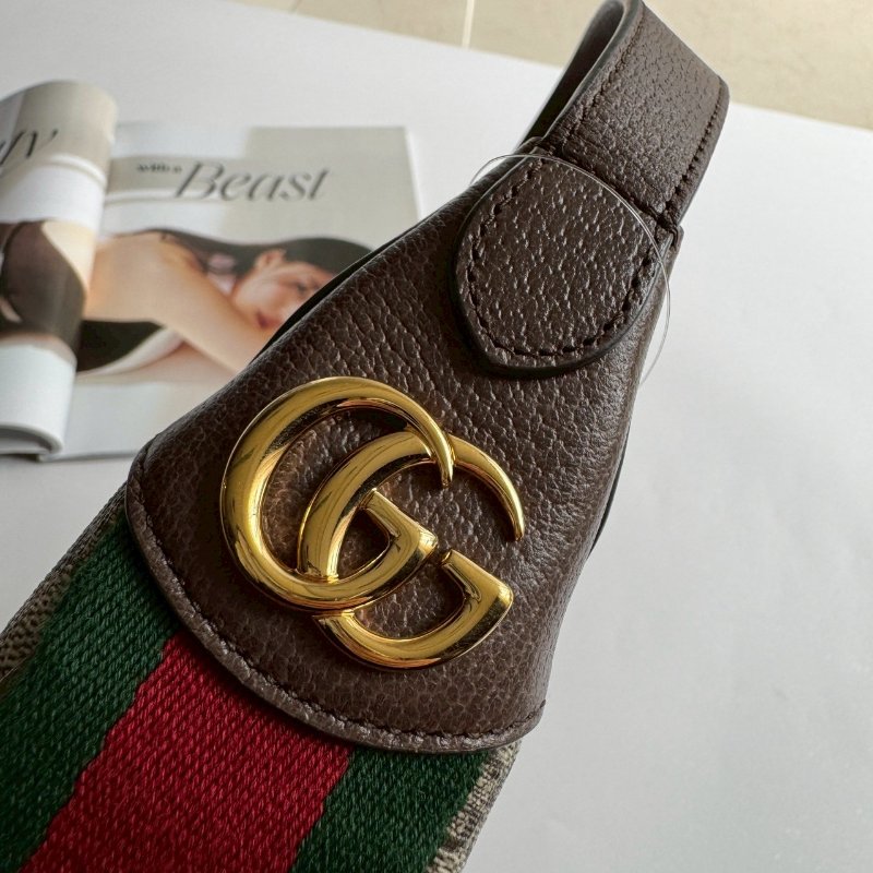 🎉時尚單品 GUCCI 經典老花彎月迷你腋下包-11