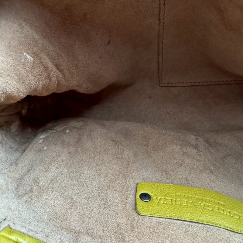 🎆羊皮不用2萬 BV 芥末綠貝殼羊皮斜背包-13